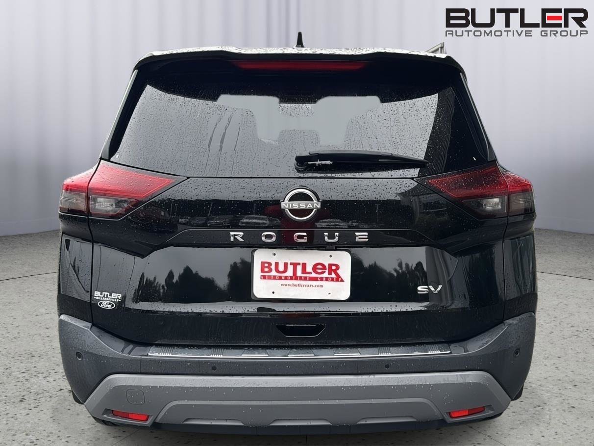 Used 2022 Nissan Rogue SV image 4