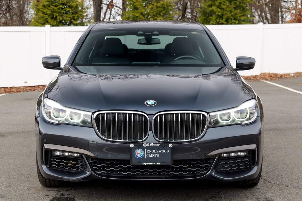 Used 2019 BMW 740i xDrive w/ Executive Package AWD/4WD image 2