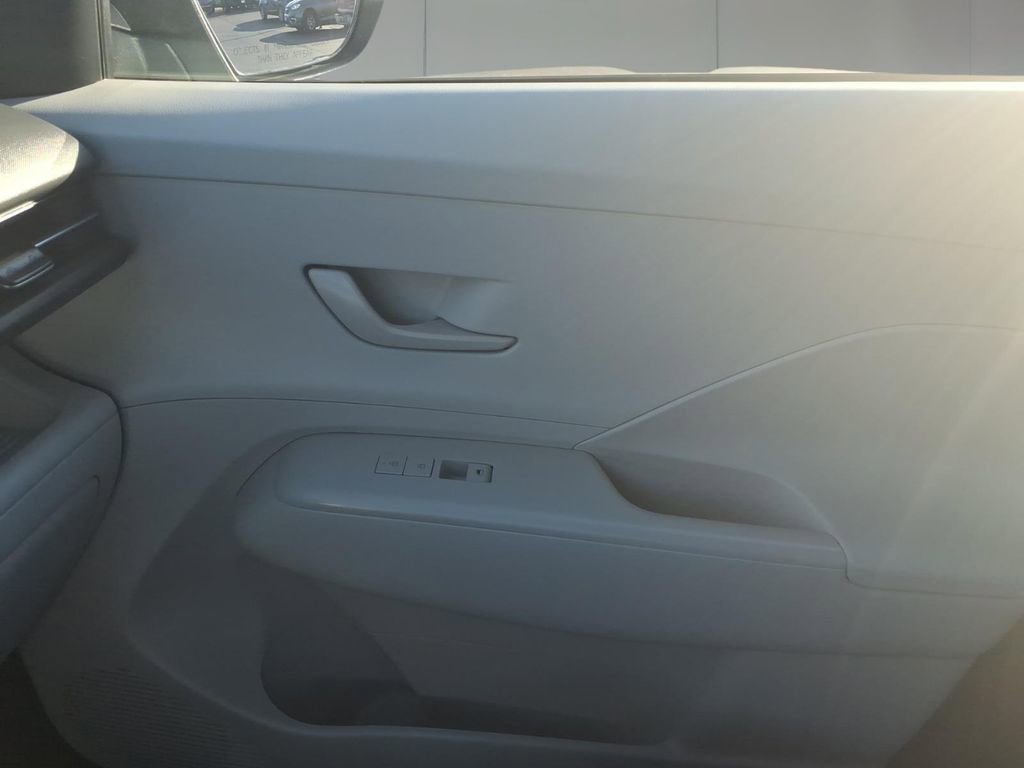 Used 2024 Hyundai Kona SEL image 25