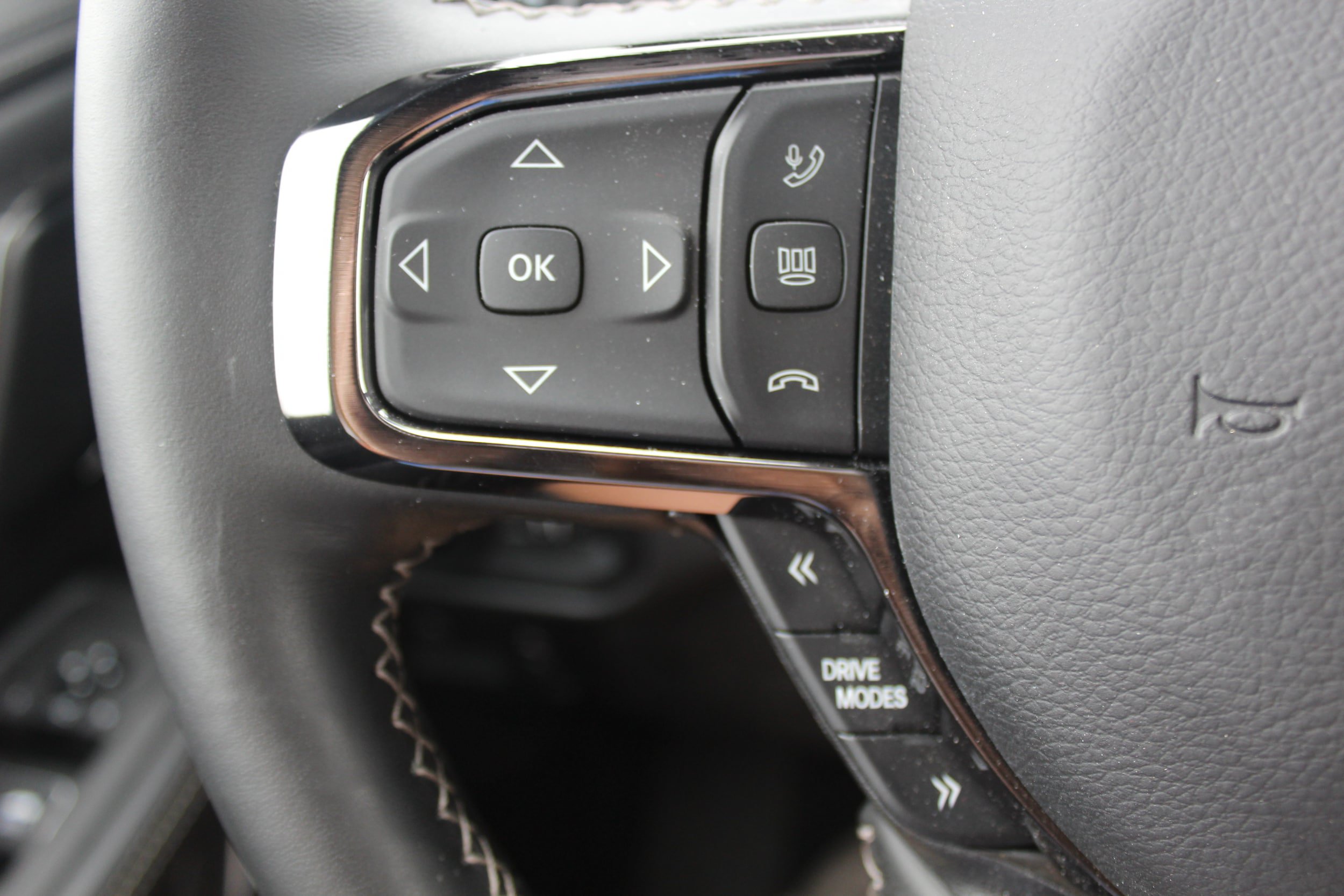 Used 2025 RAM 1500 Limited AWD/4WD image 10