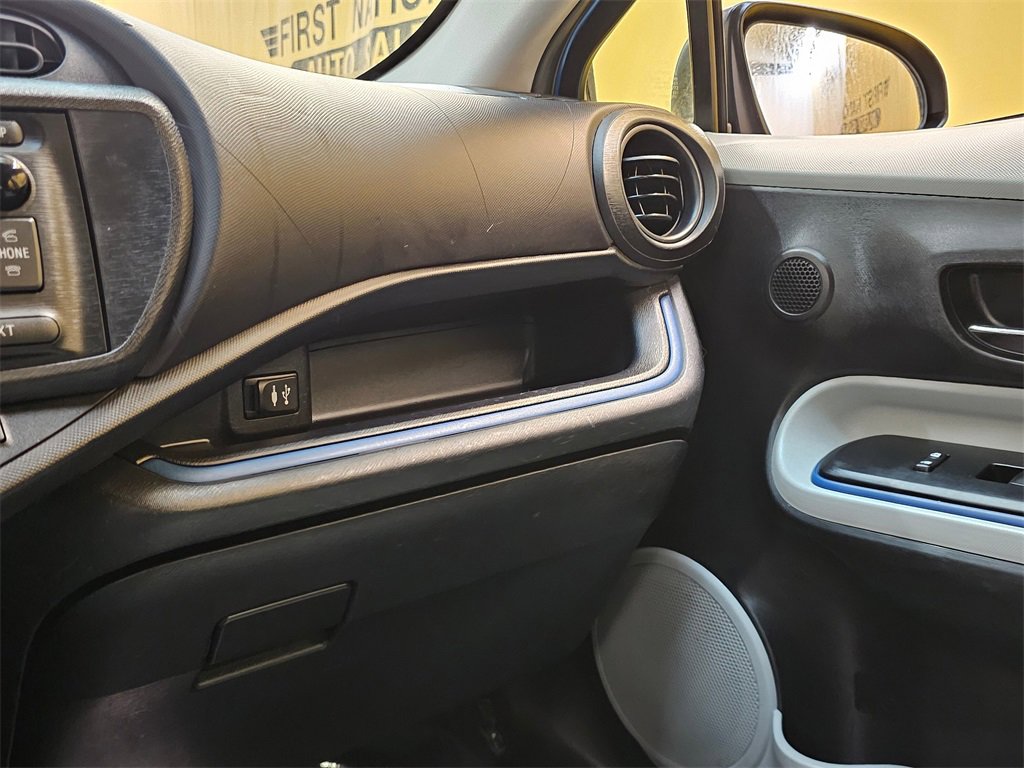 Used 2013 Toyota Prius C Two image 29