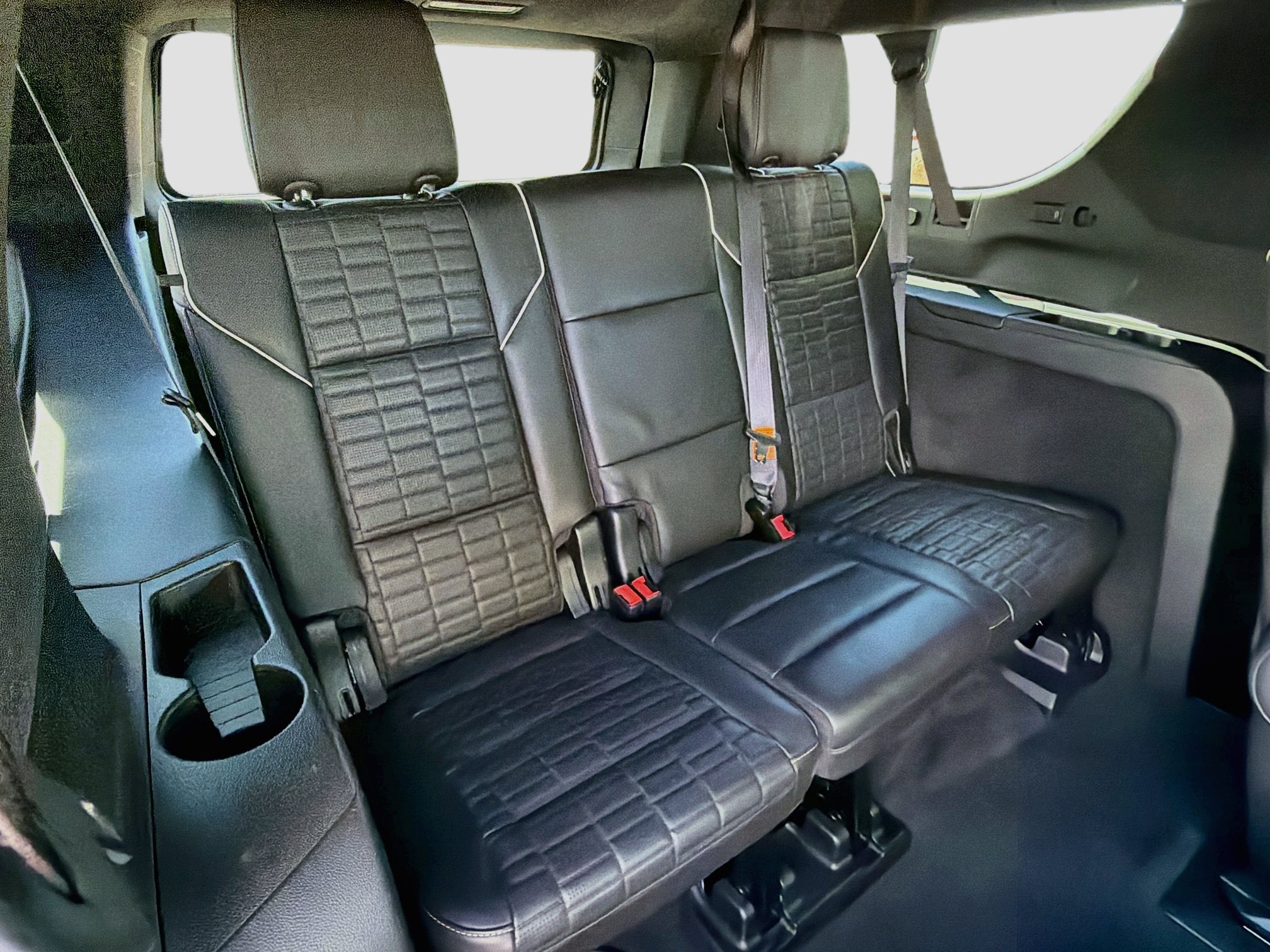 Used 2022 Cadillac Escalade ESV Sport Platinum w/ Heavy-Duty Trailer Package AWD/4WD image 30