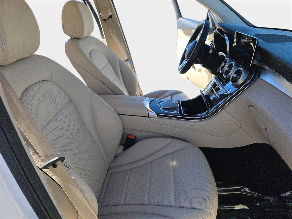 Used 2022 Mercedes-Benz GLC 300 4MATIC image 12