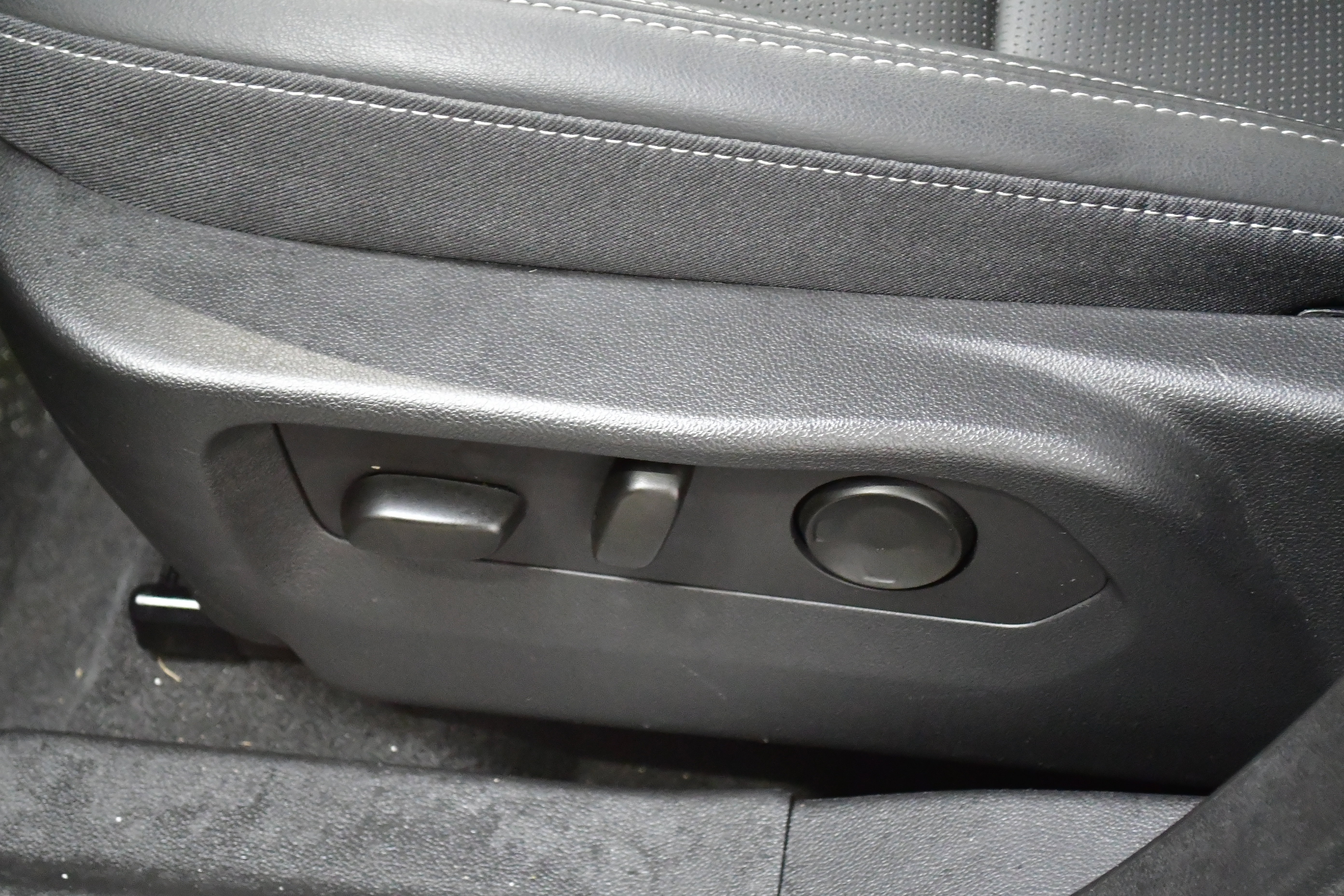 Used 2025 Buick Envision Preferred image 13