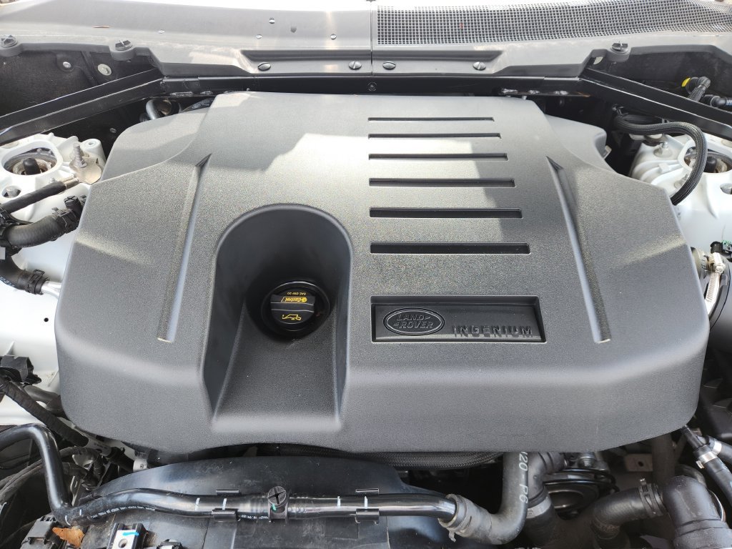 Used 2023 Land Rover Defender 110 SE AWD/4WD image 24