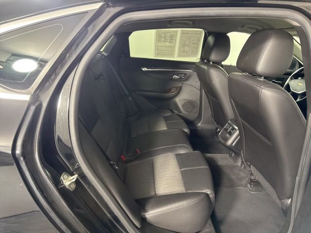 Used 2015 Chevrolet Impala LT w/ Convenience Package image 18