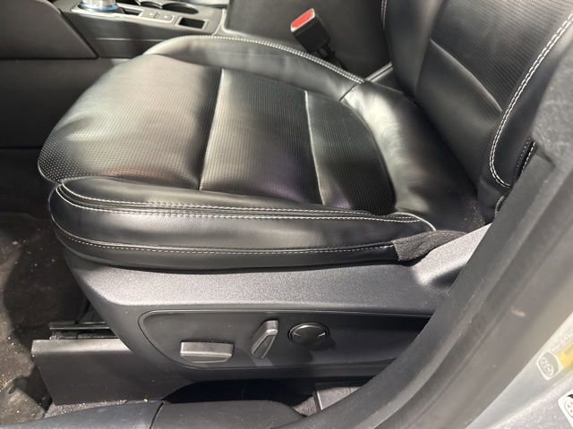 Used 2024 Ford Escape Platinum image 19