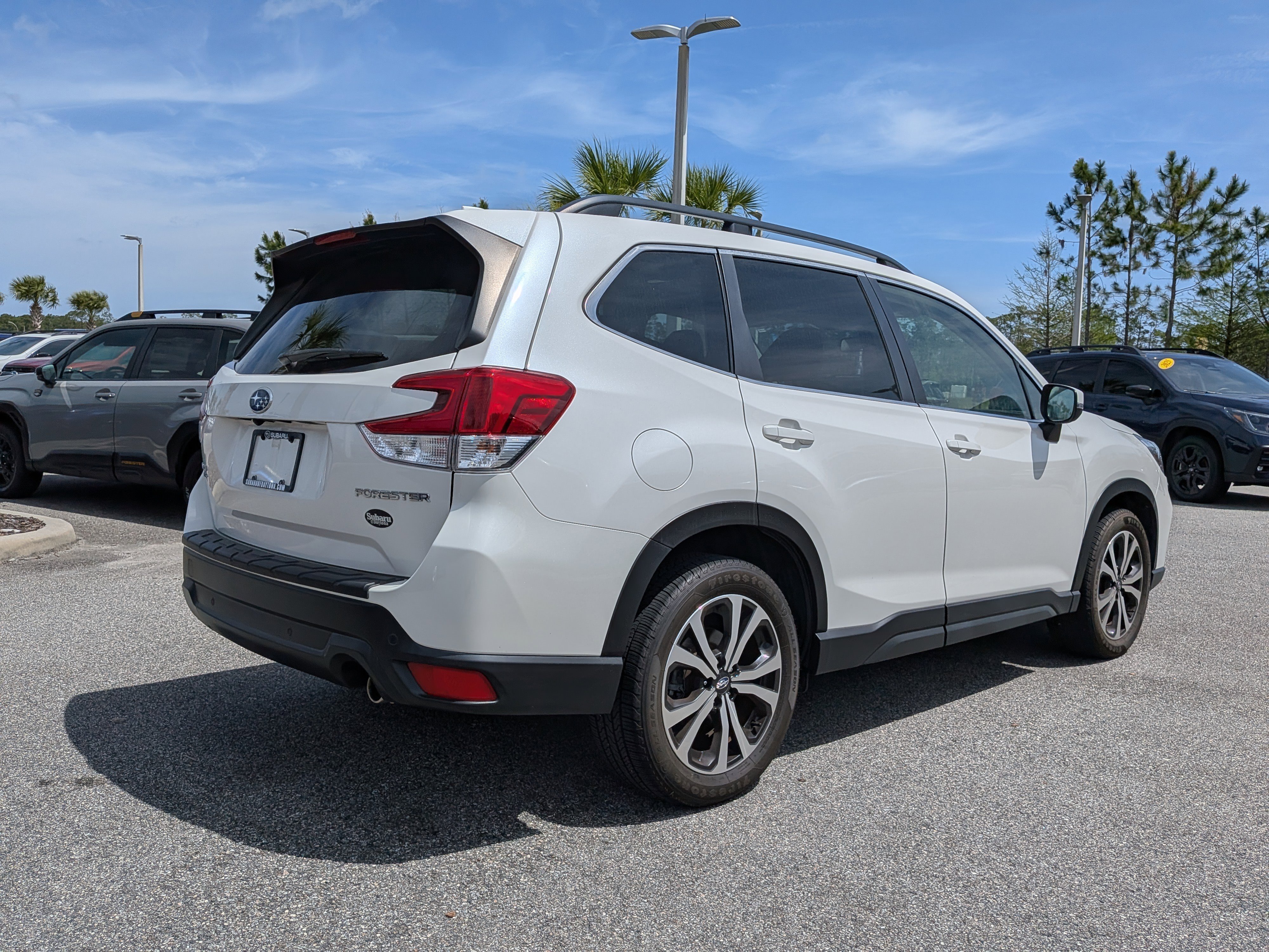 Used 2020 Subaru Forester Limited image 4