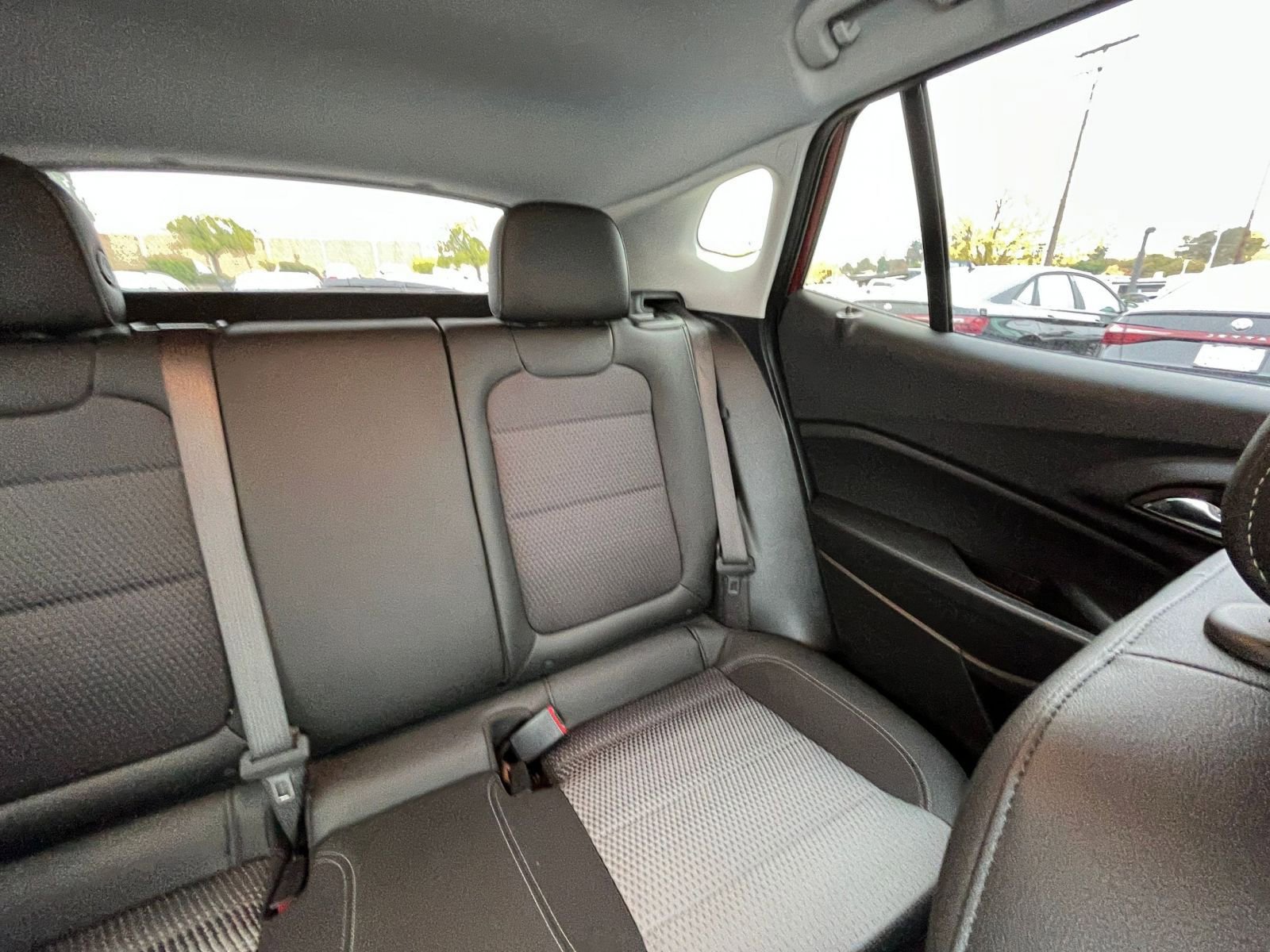 Used 2025 Chevrolet Trax LT w/ LT Convenience Package image 31