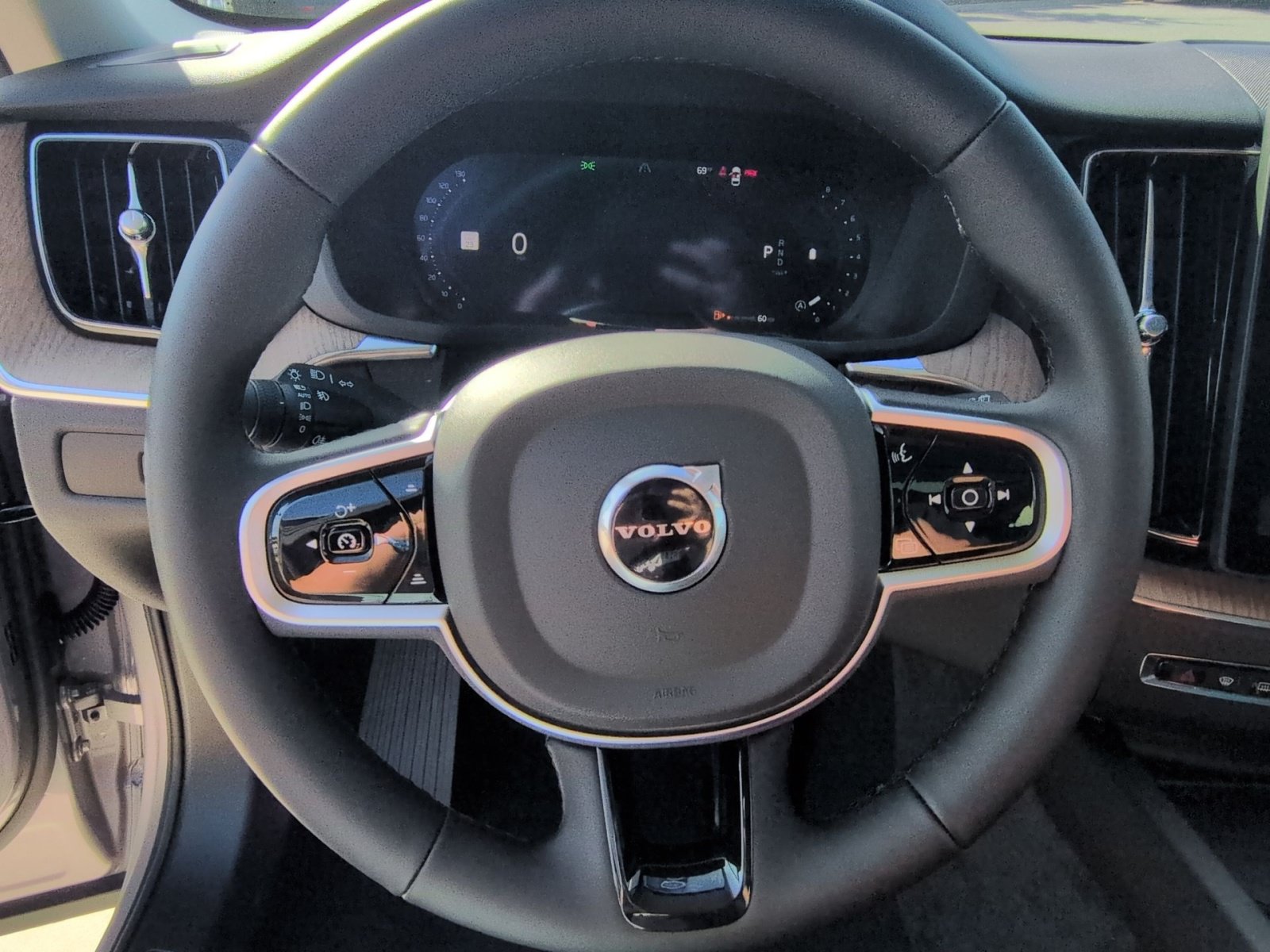 New 2026 Volvo XC60 B5 Plus w/ Protection Package Premier AWD/4WD image 24