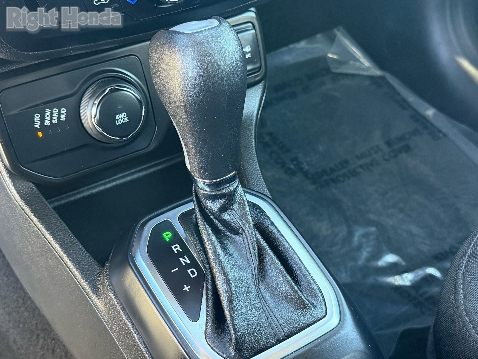 Used 2023 Jeep Renegade Latitude image 25