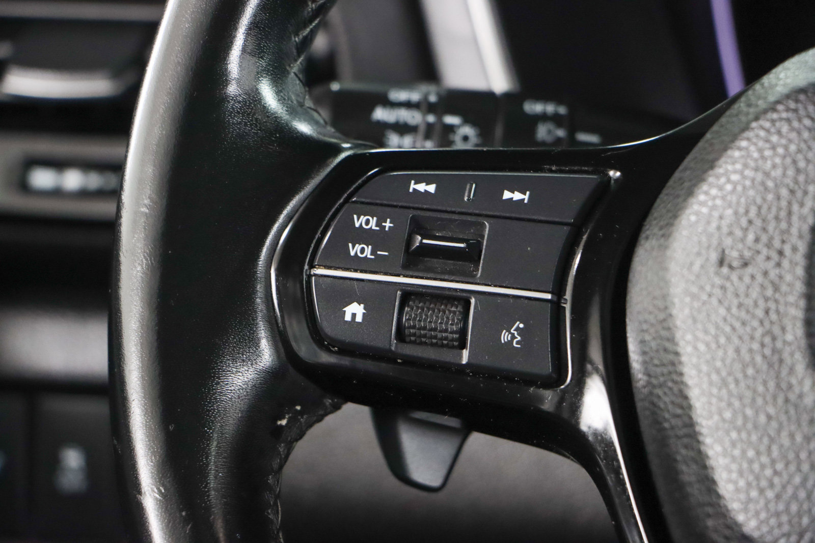 Used 2023 Honda Pilot Touring image 13