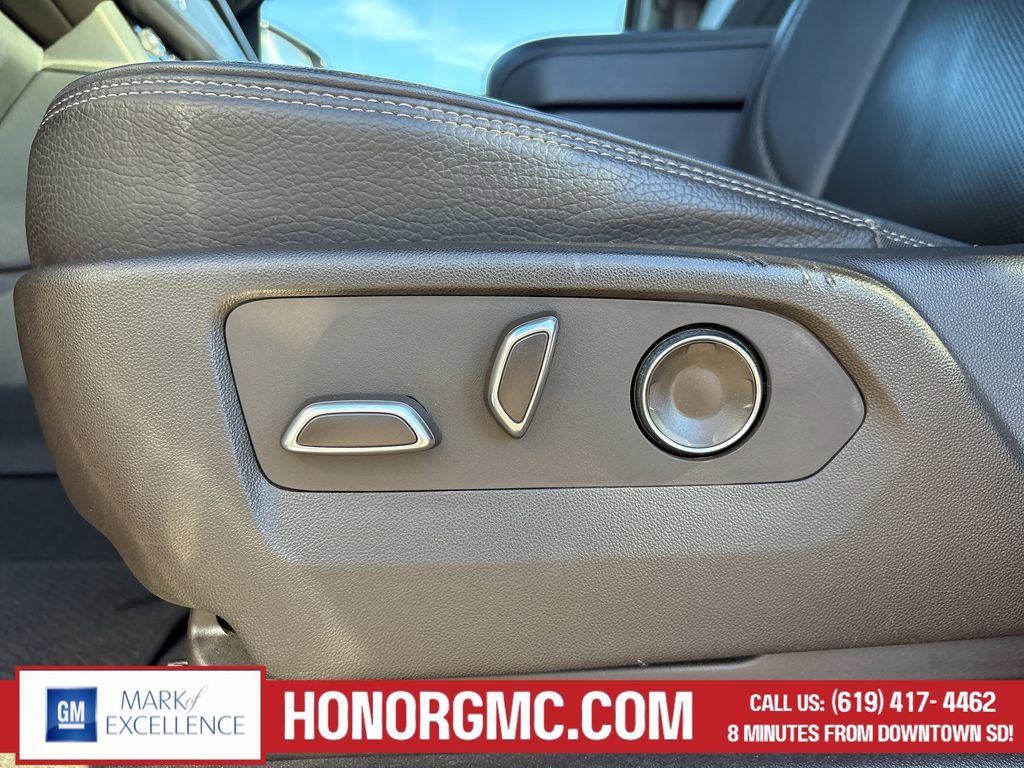 Used 2023 GMC Yukon Denali image 13