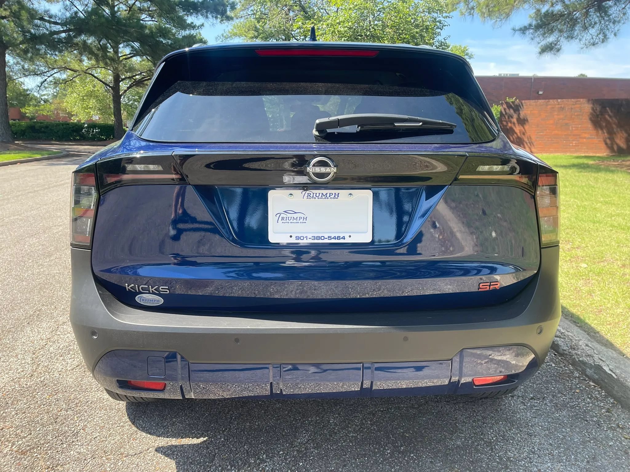 Used 2025 Nissan Kicks SR FWD image 4