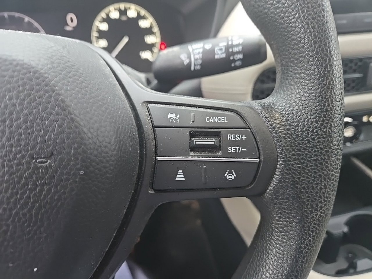 Used 2023 Honda HR-V LX image 23