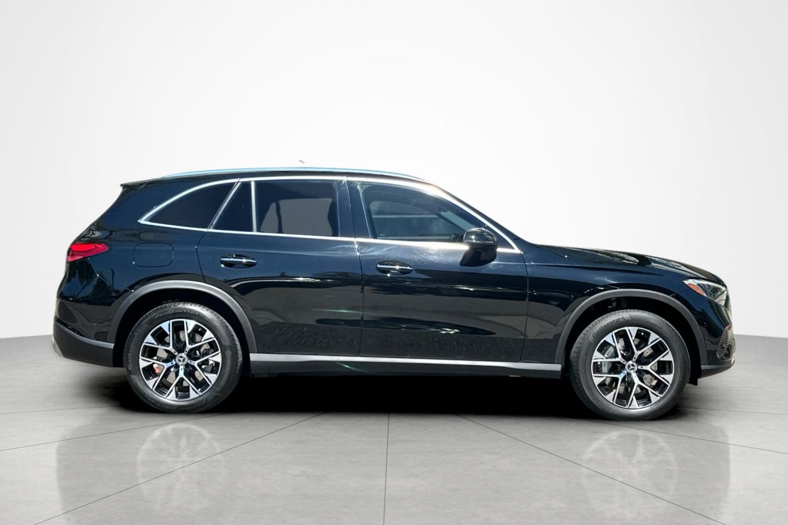 Used 2025 Mercedes-Benz GLC 350e 4MATIC image 6