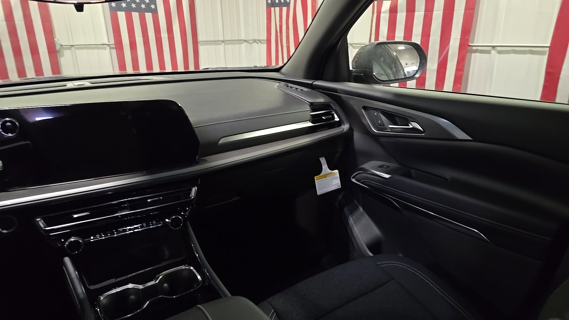 New 2026 Chevrolet Traverse LT image 17