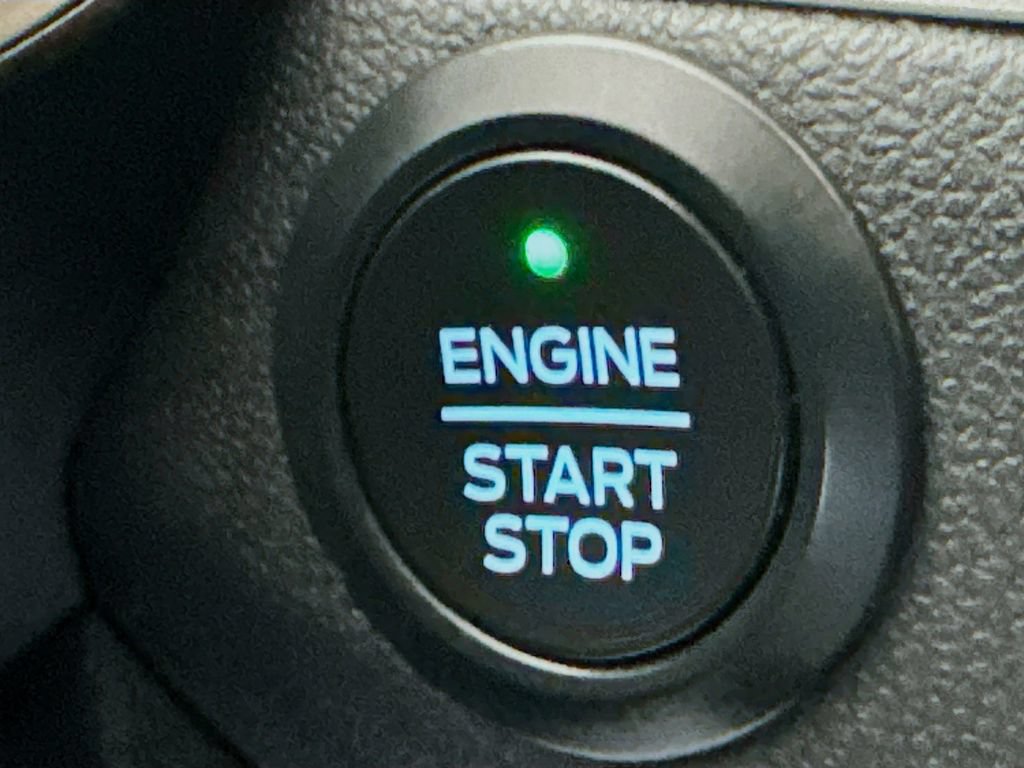 Used 2020 Ford Escape SE FWD image 20