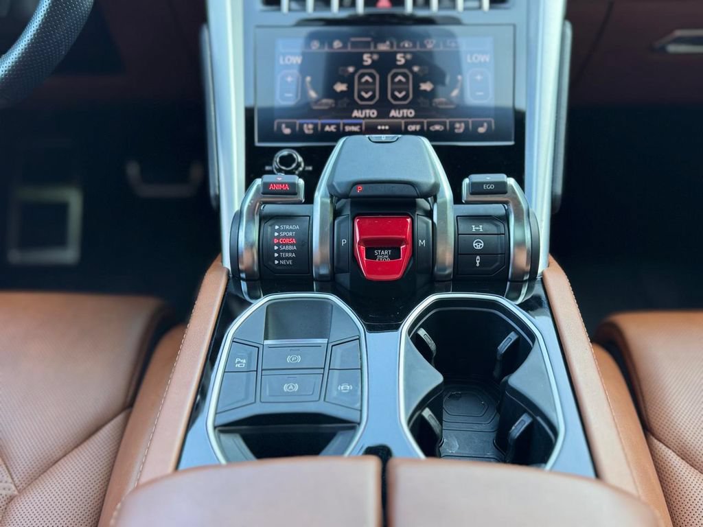Used 2019 Lamborghini Urus AWD/4WD image 32