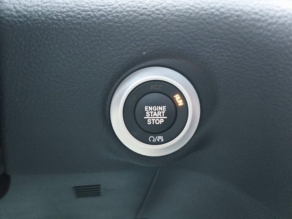 New 2026 Chrysler Pacifica Select image 30