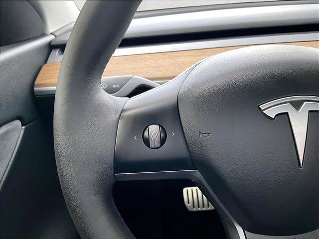 Used 2022 Tesla Model Y Performance AWD/4WD image 18