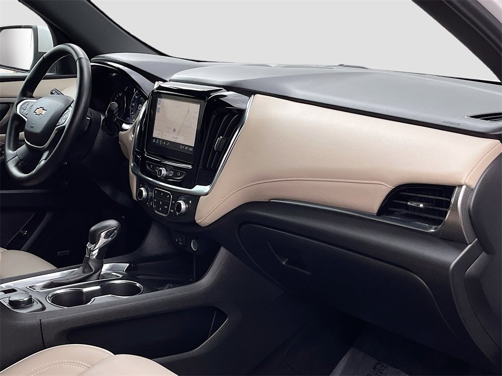 Used 2023 Chevrolet Traverse Premier image 32