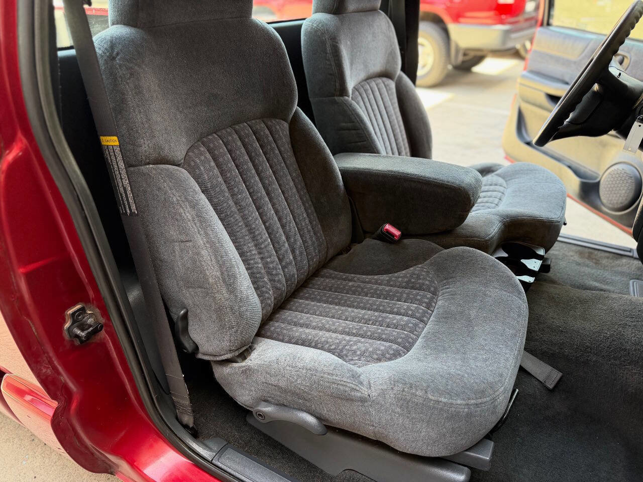 Used 1999 Chevrolet S10 Pickup LS w/ Preferred Equipment Group RWD image 14