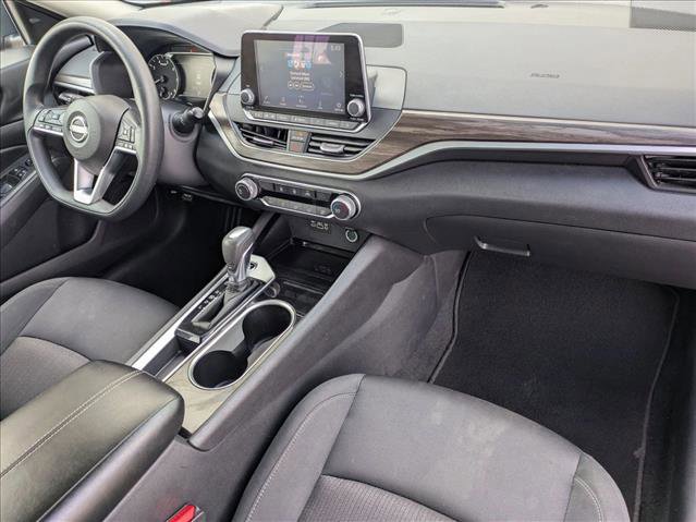 Used 2024 Nissan Altima 2.5 SV FWD image 21