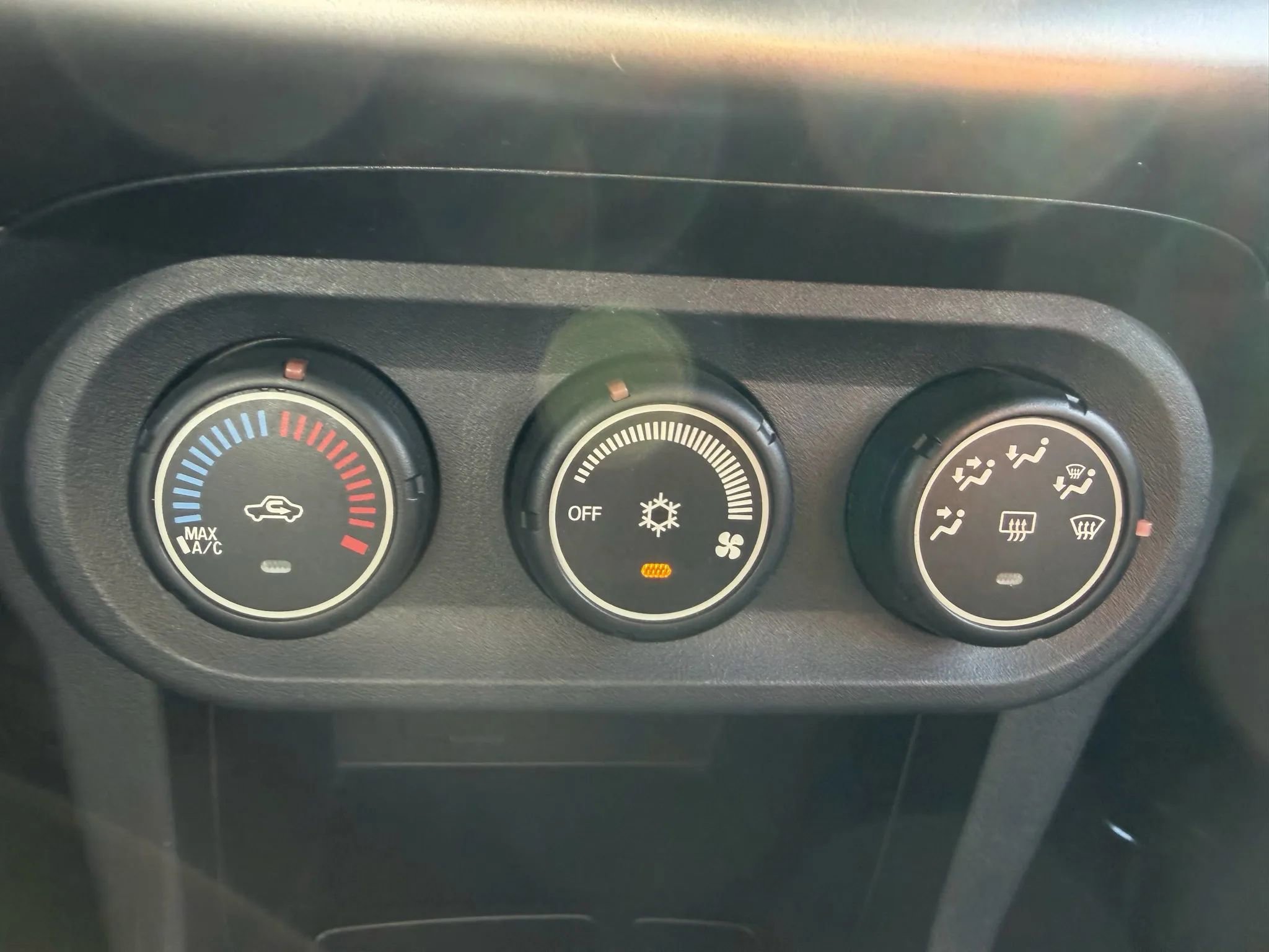 Used 2014 Mitsubishi Lancer ES image 49