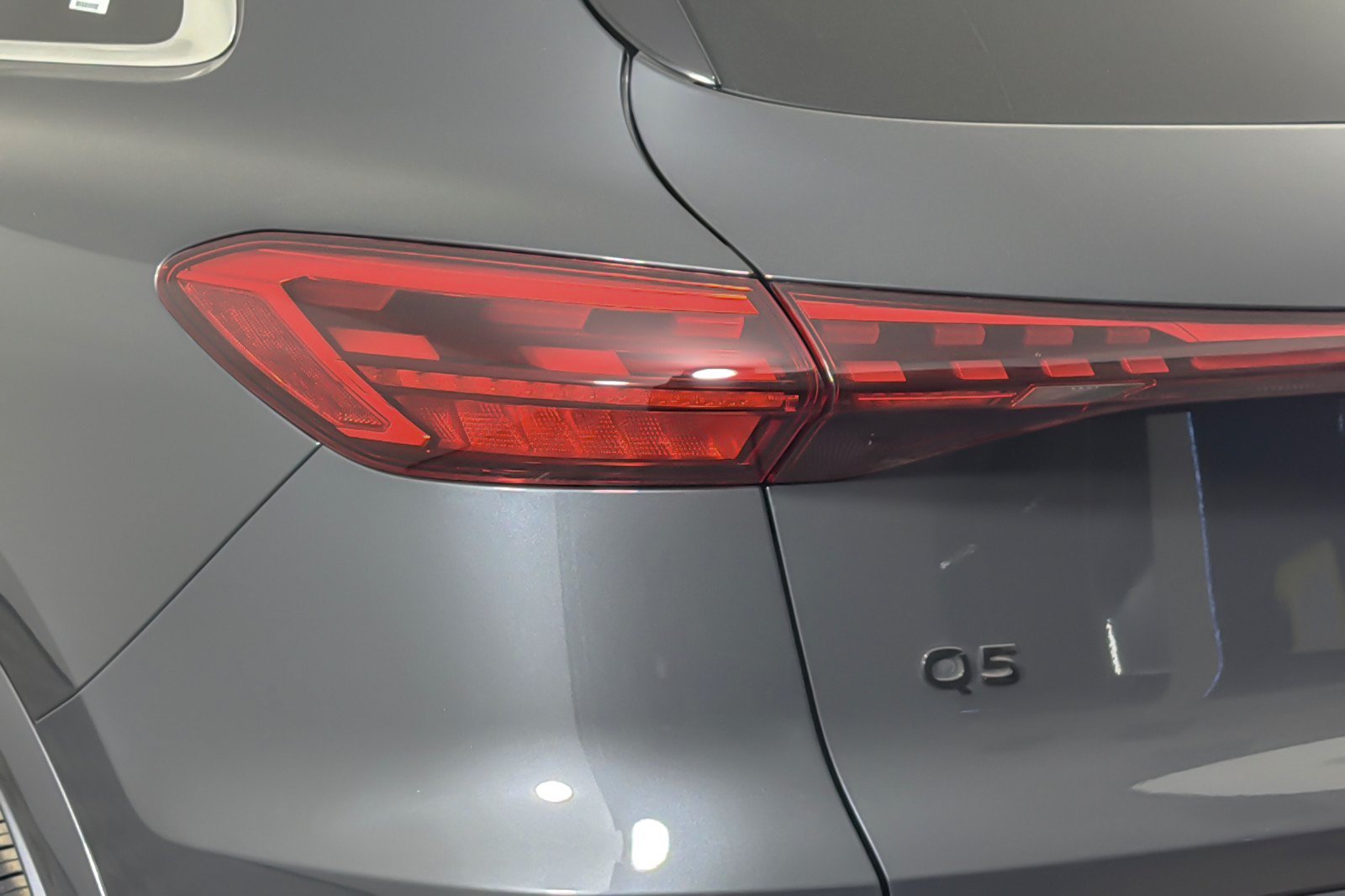 Used 2025 Audi Q5 Premium Plus w/ Premium Plus AWD/4WD image 25