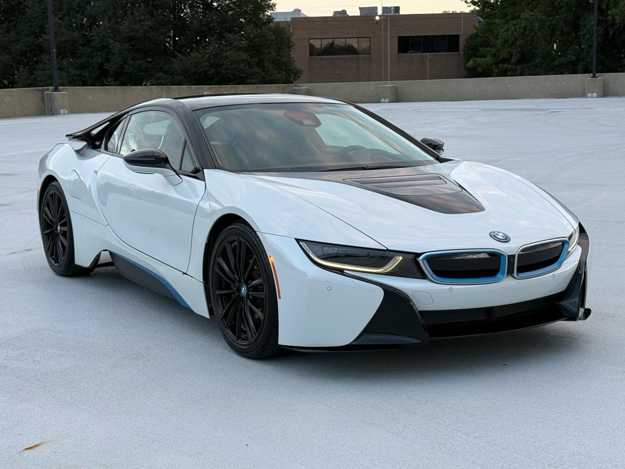 Used 2019 BMW i8 Coupe AWD/4WD image 32