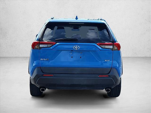 Used 2020 Toyota RAV4 XLE w/ Convenience Package FWD image 7