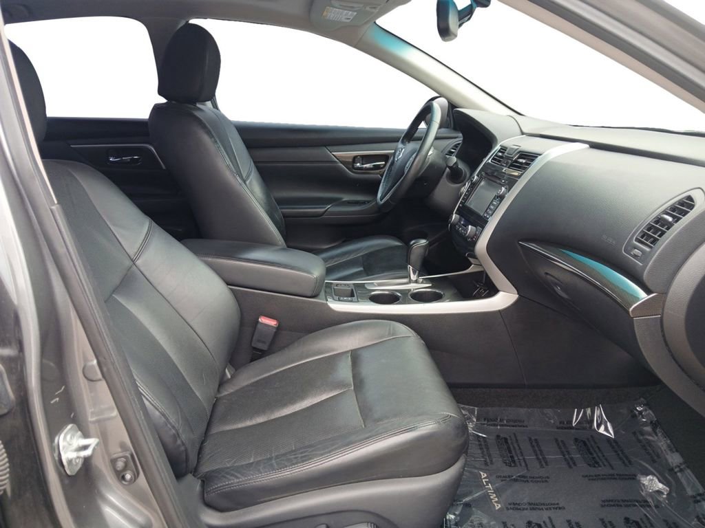 Used 2015 Nissan Altima 2.5 SL w/ Technology Package FWD image 15