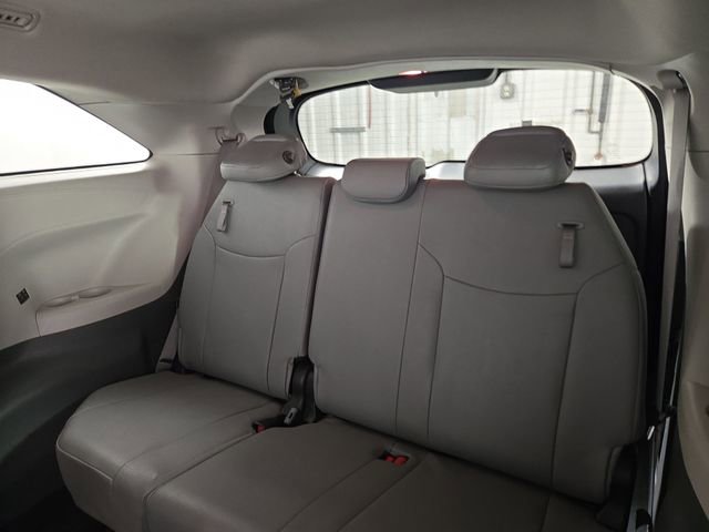 Used 2024 Toyota Sienna XLE image 17
