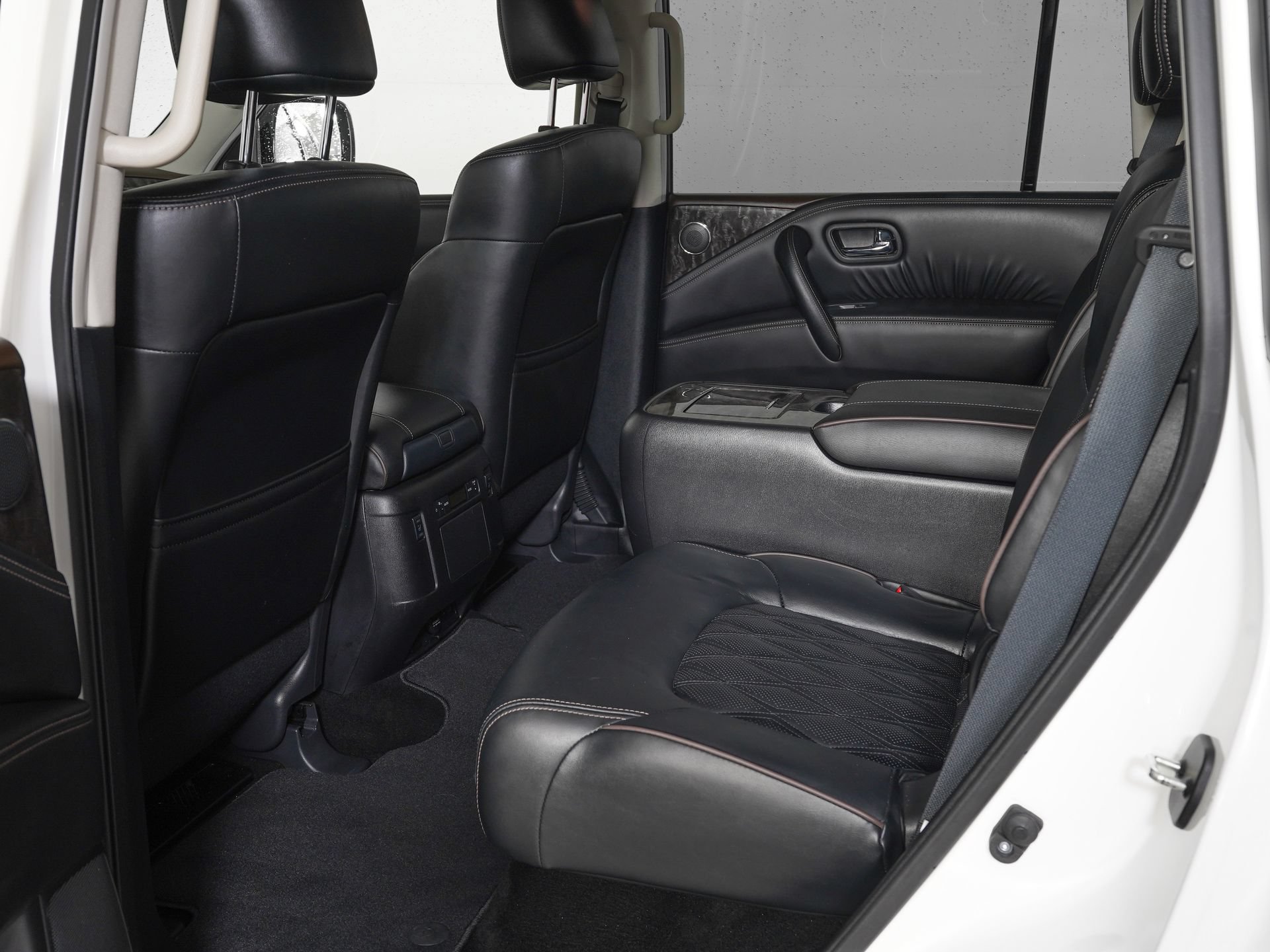 Used 2024 Nissan Armada Platinum w/ Captain's Chairs Package RWD image 14