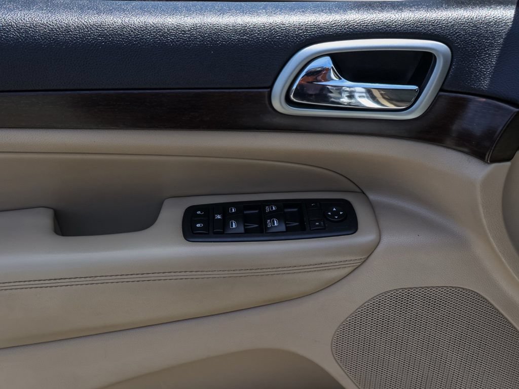 Used 2018 Jeep Grand Cherokee Laredo RWD image 24