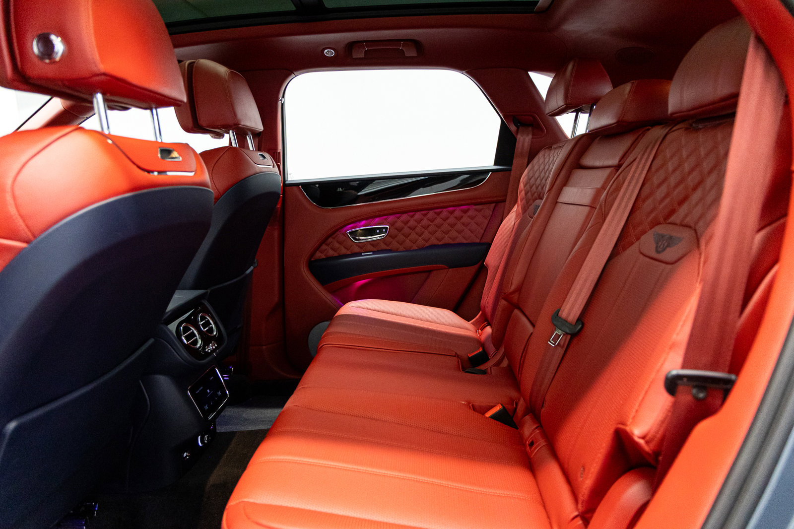 Used 2022 Bentley Bentayga image 37