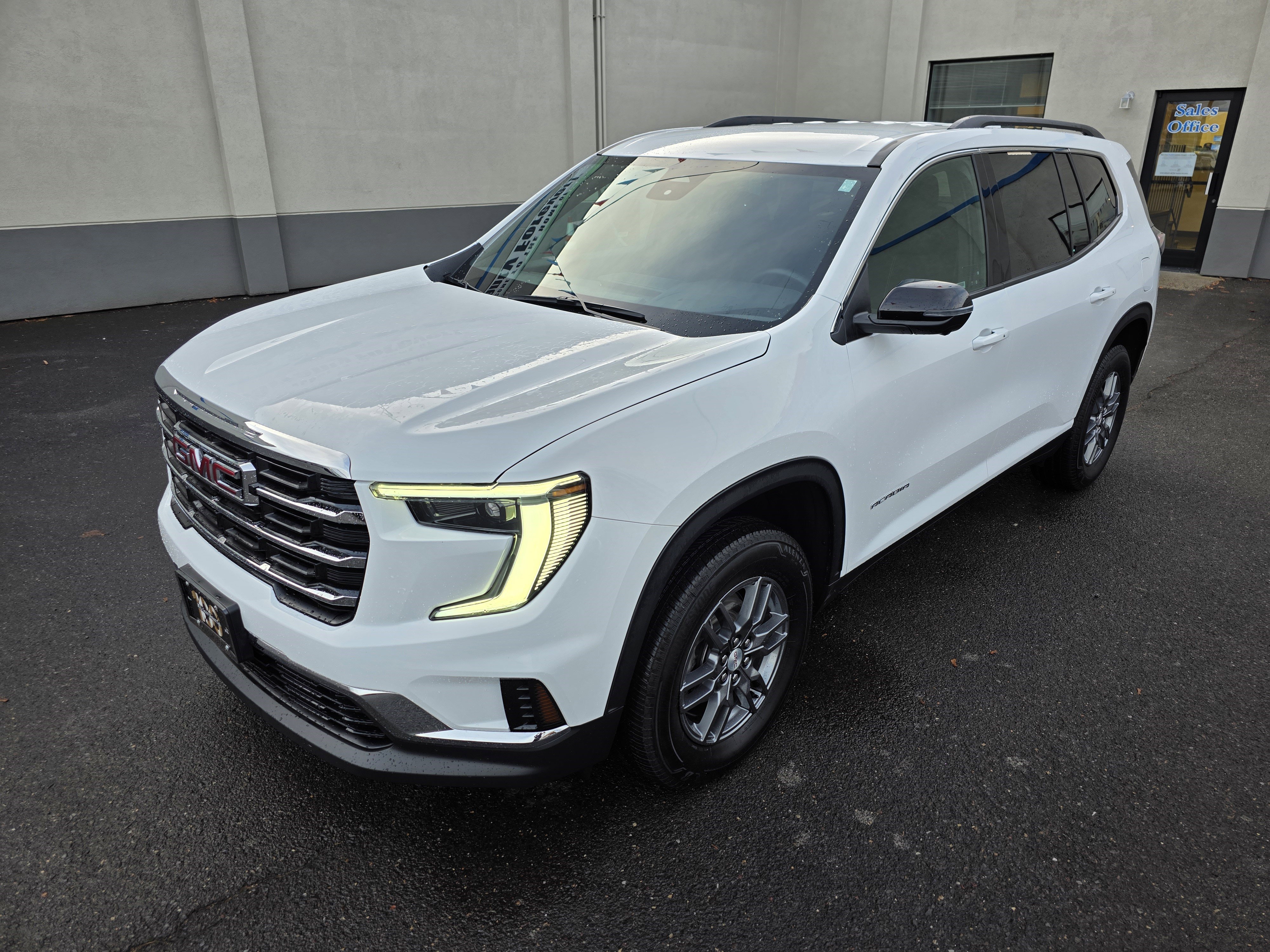 Used 2025 GMC Acadia Elevation image 28
