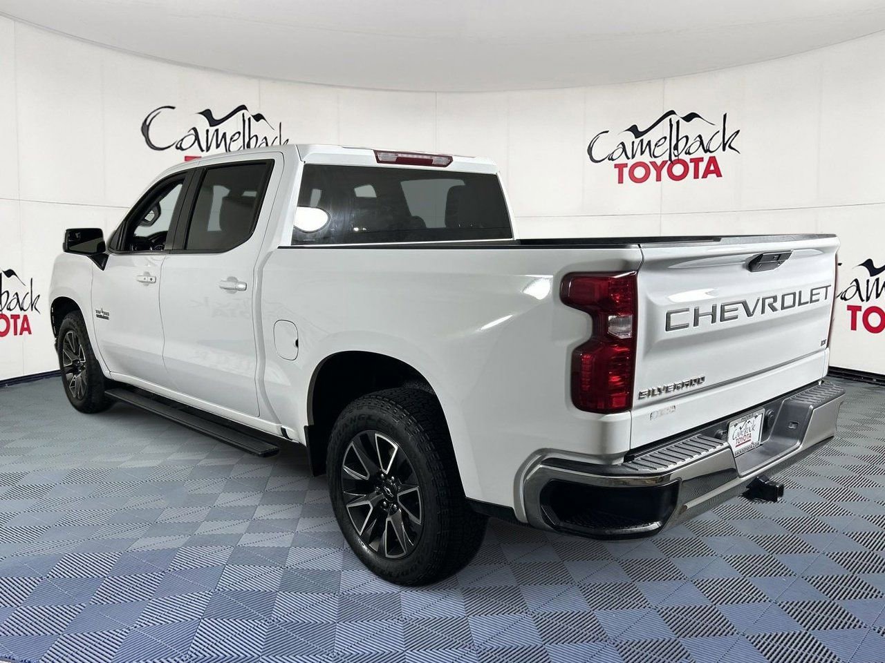 Used 2022 Chevrolet Silverado 1500 LT RWD image 6
