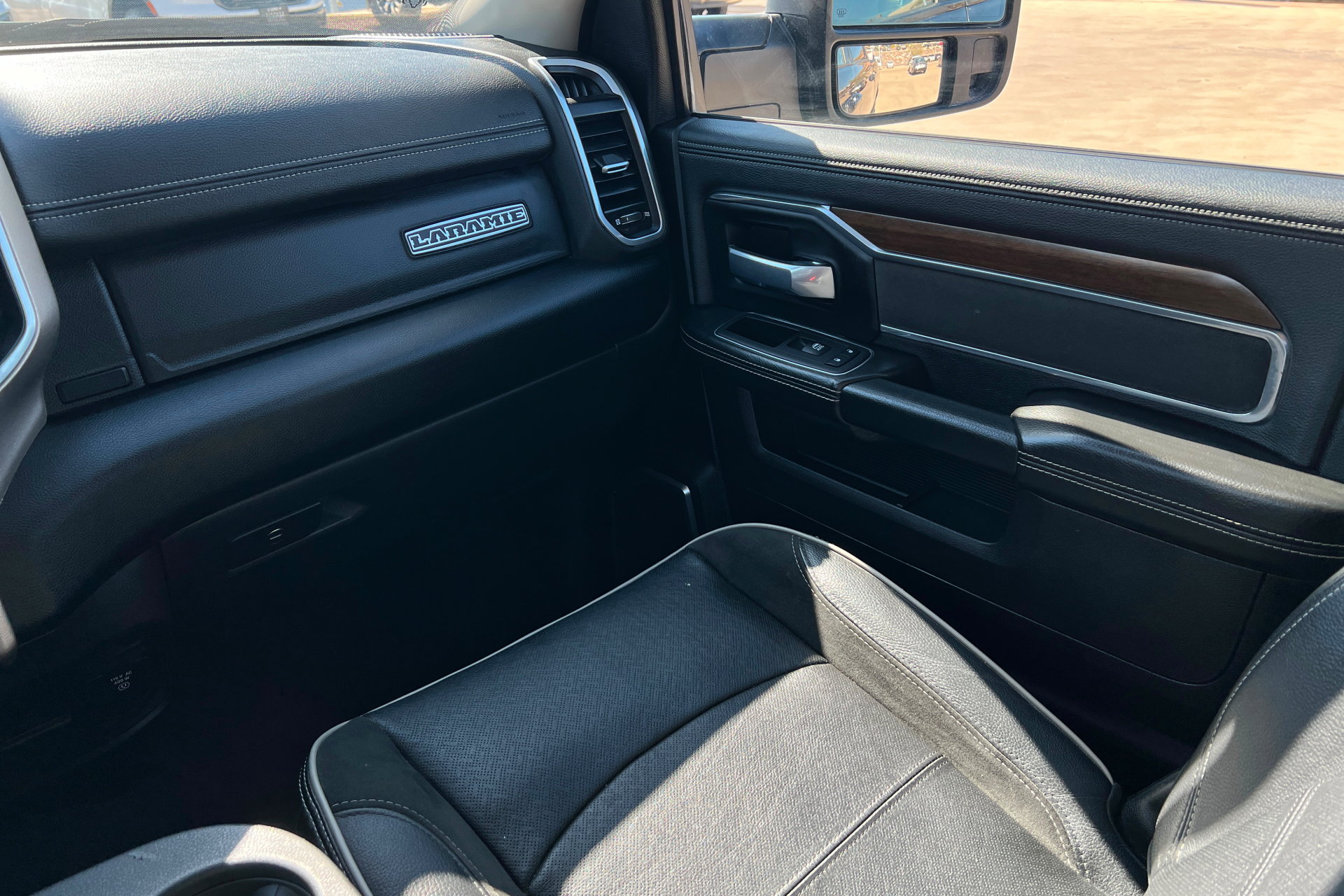 Certified 2024 RAM 2500 Laramie w/ Safety Group AWD/4WD image 10