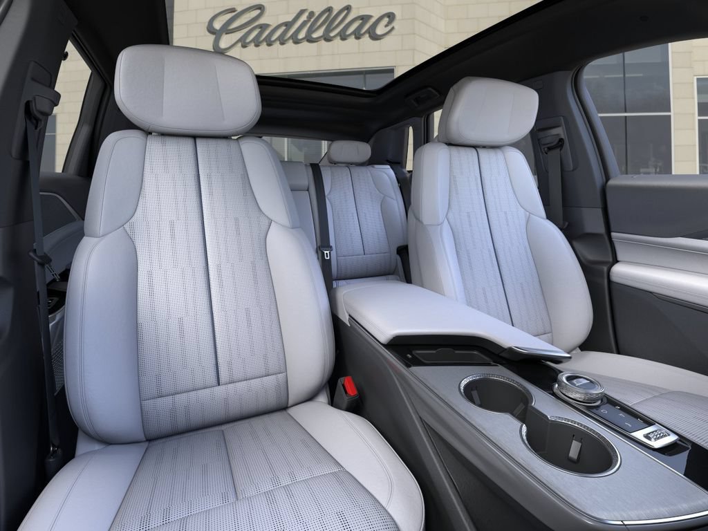 New 2027 Cadillac Lyriq Luxury w/ LPO, Floor Liner Package AWD/4WD image 16
