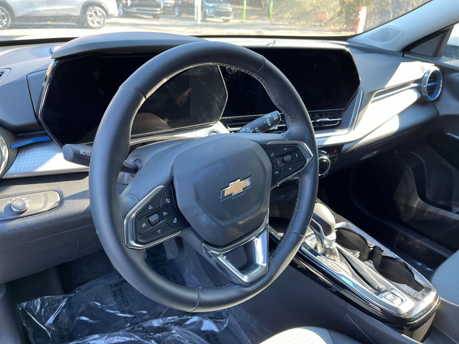 Used 2025 Chevrolet Trax LT w/ LT Convenience Package image 25