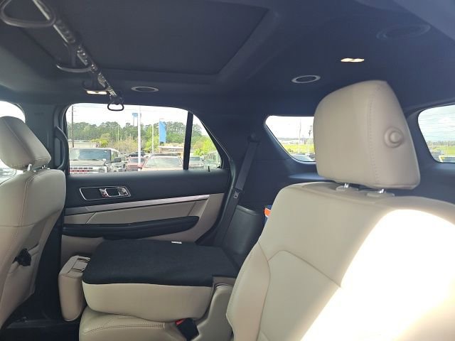 Used 2019 Ford Explorer XLT w/ Equipment Group 202A image 14