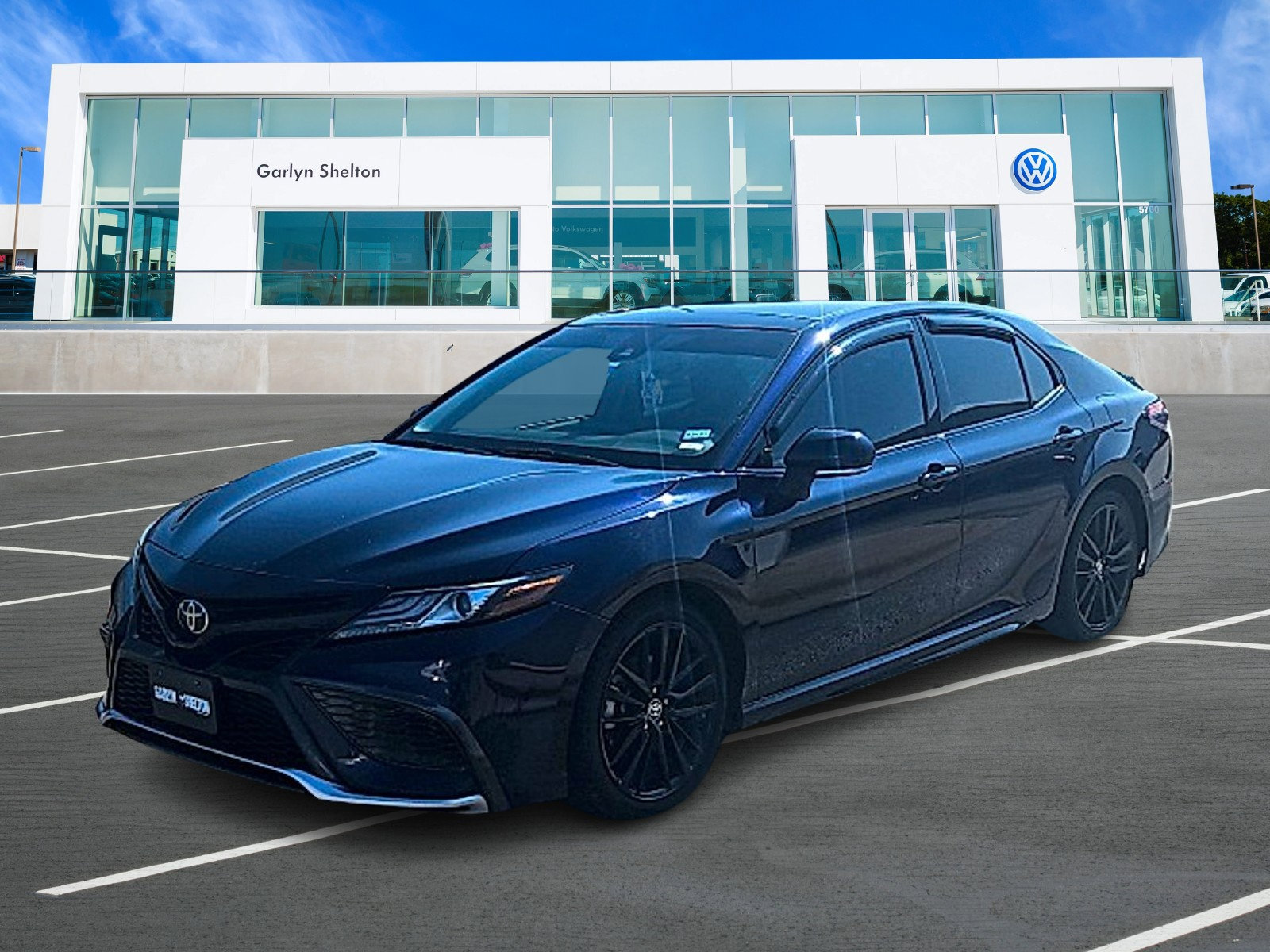 Used 2021 Toyota Camry XSE FWD image 1