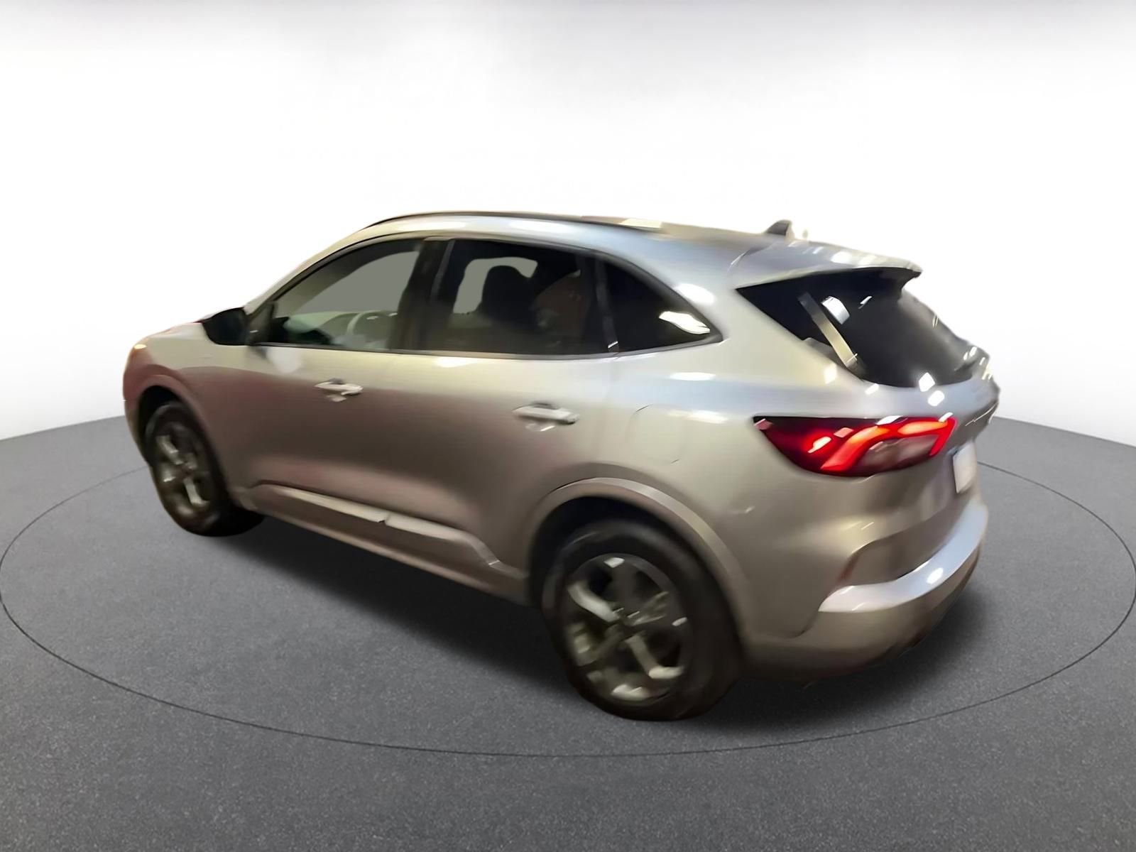 Used 2024 Ford Escape ST-Line image 10