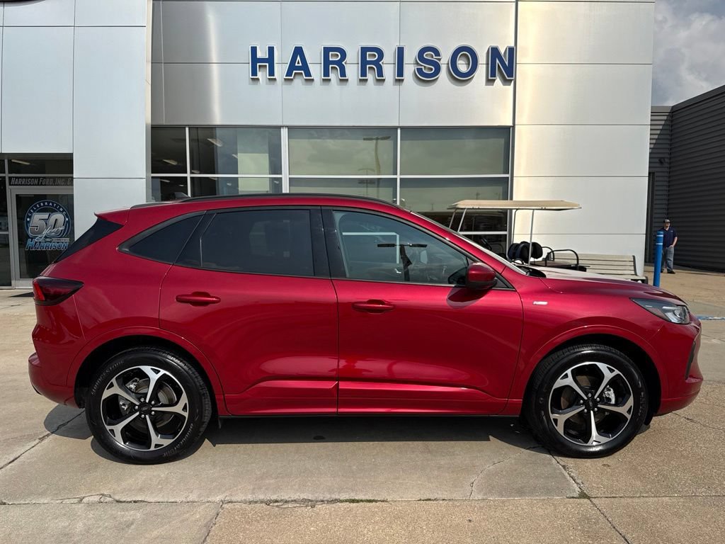 Used 2023 Ford Escape ST-Line Select w/ Tech Pack #2 AWD/4WD image 4