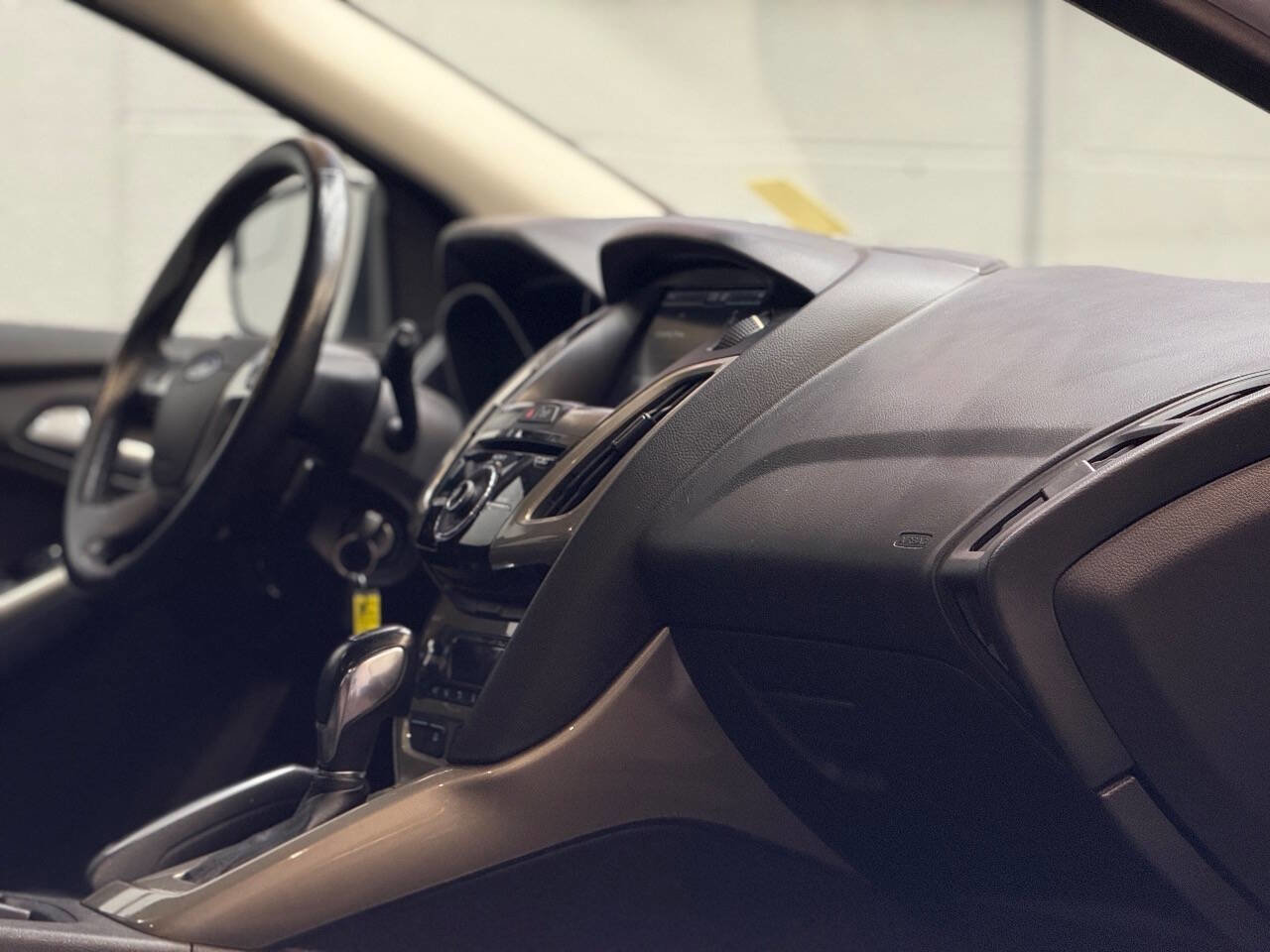 Used 2012 Ford Focus SEL image 2