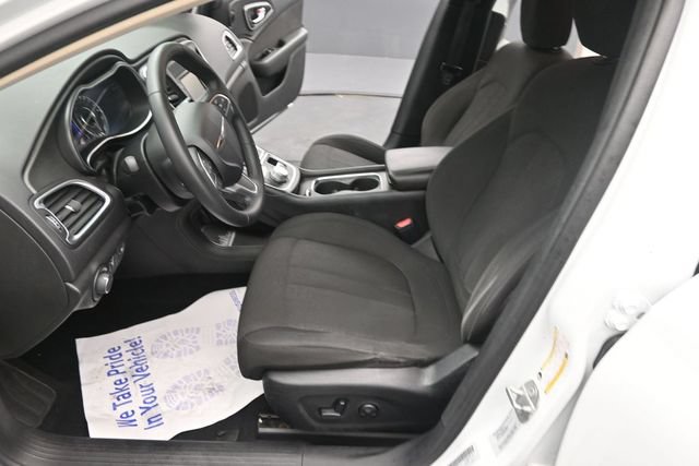 Used 2016 Chrysler 200 Limited w/ Convenience Group FWD image 18