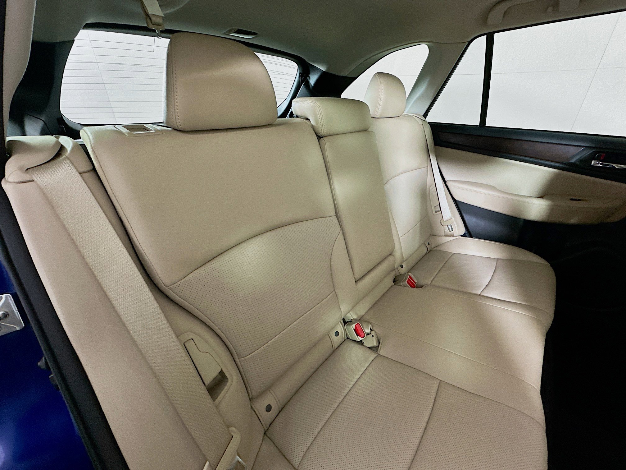 Used 2015 Subaru Outback 3.6R Limited image 27