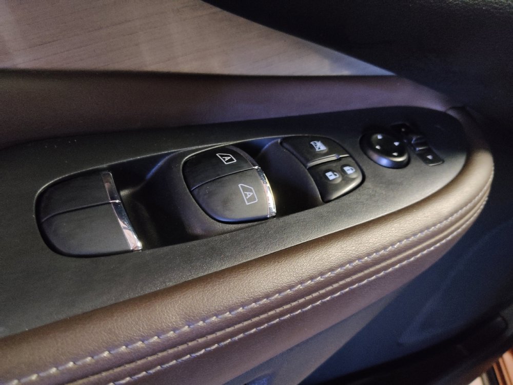 Used 2015 Nissan Murano Platinum w/ Cargo Package image 27